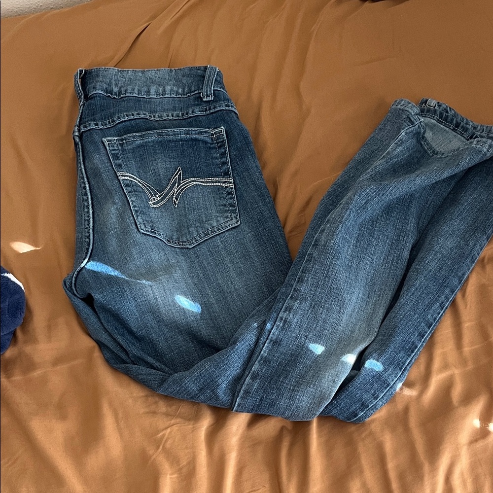 Wrangler Women's Classic Blue Jeans - Picture 2 of 4